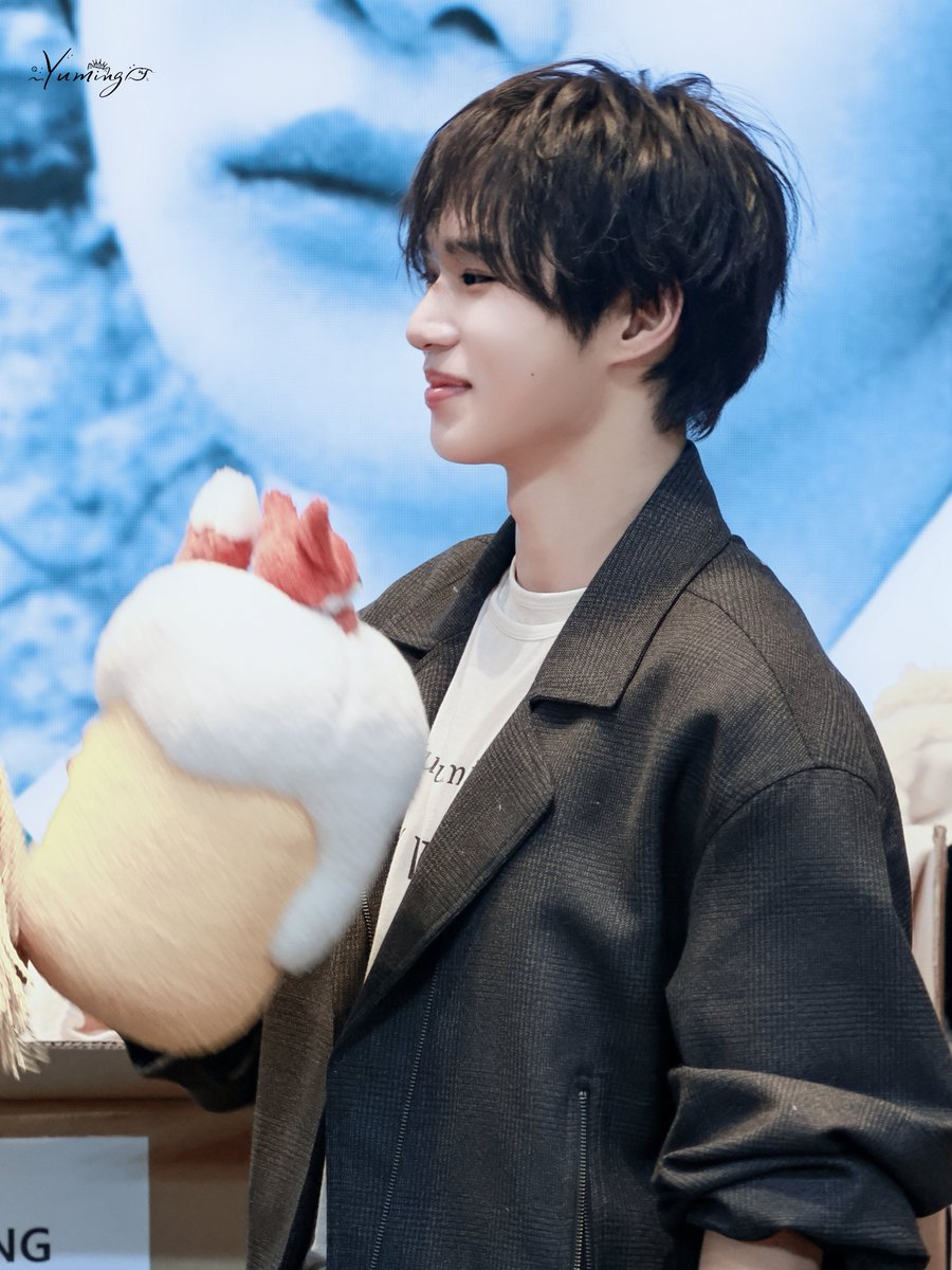 yuminglu18's tweet photo. 20261017 签售

爱笑的薯薯

#김준서 #KIMJUNSEO #JUNSEO #준서
#ALPHADRIVEONE                #ALD1 https://t.co/2hyDNQYoC5