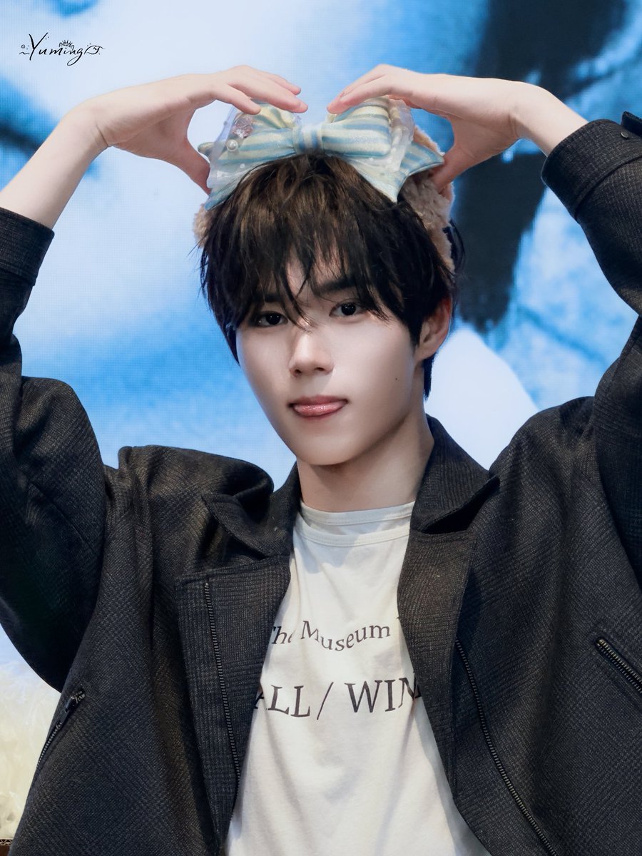 yuminglu18's tweet photo. 20261017 签售

爱笑的薯薯

#김준서 #KIMJUNSEO #JUNSEO #준서
#ALPHADRIVEONE                #ALD1 https://t.co/2hyDNQYoC5