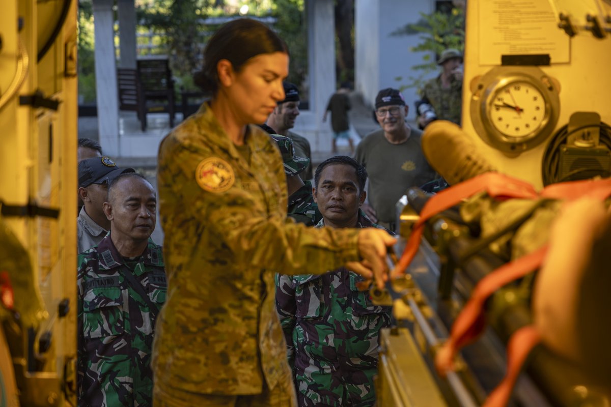 DefenceAust's tweet photo. Battlefield medicine in action 🇦🇺 🇮🇩

Australian and Indonesian military medical personnel put their skills to the test during a casualty treatment demonstration as part of Exercise Keris Woomera 26 in East Java.   

From extracting a casualty from a Protected Mobility Vehicle - Ambulance, to triage, emergency treatment, simulated surgery and evacuation planning, the activity showcased how Role 2 Forward teams deliver critical care in demanding field conditions.

Led by personnel from 2nd Health Battalion, 3rd Health Battalion and Maritime Operational Health Unit, the demonstration highlighted the close cooperation and interoperability between the ADF and Indonesian Armed Forces (@Puspen_TNI).

Exercise Keris Woomera 26 brought together more than 2,200 personnel from both nations, strengthening readiness and partnerships through shared training.

#YourADF #KerisWoomera