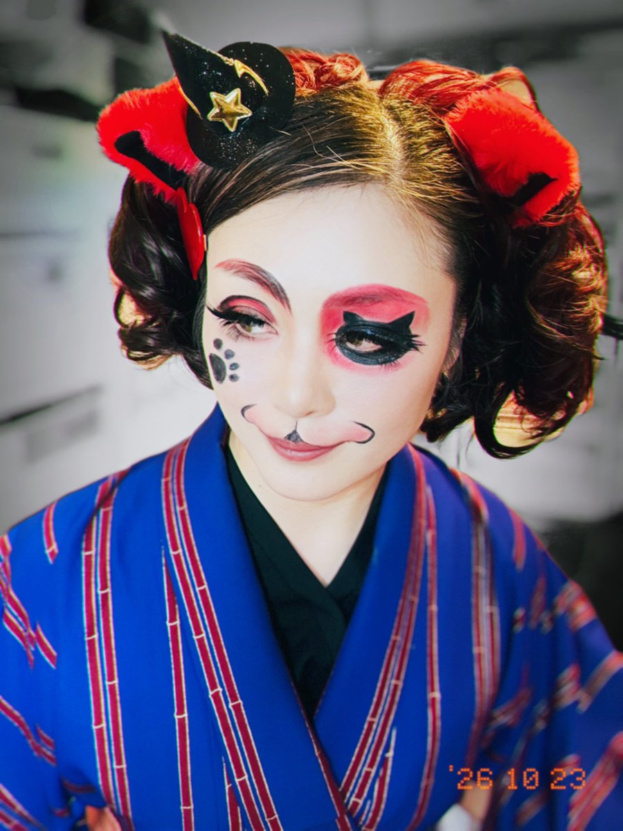 sing_draw_chie's tweet photo. 10月23日(金)🈺荒木町🈺
す��かり秋めいて、ハロウィンメイクもだんだんと激しさを増して参りました。記念撮影用のグッズもいくつか新調しました。ぜひご参加くださいませ。🎃👻👿😇
#荒木町 #荒木ちえ #ハロウィン #猫耳 #秋 https://t.co/QSetcsQaFv