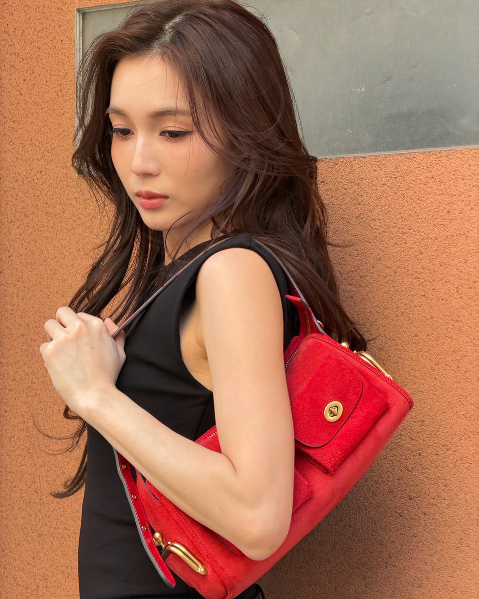 KwangFour's tweet photo. น้องลูกเลิฟสวยมาก 

#CoachNY
#loverrukk #มินิฮาร์ทของเลิฟ https://t.co/7jgdEZpJTO