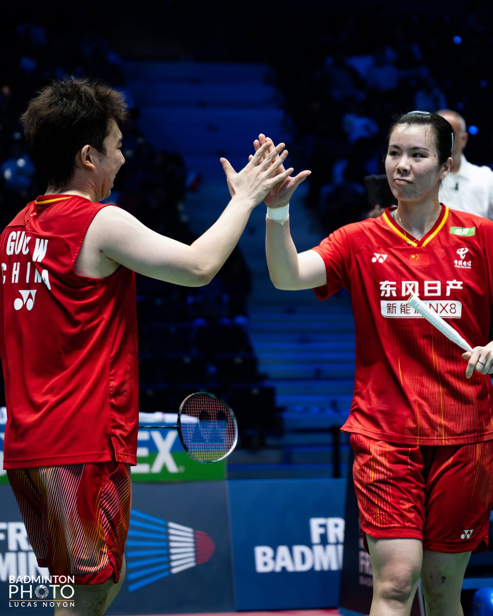 FFBaD's tweet photo. #YonexIFB 🔥 | GUO Xin Wa/CHEN Fang Hui renversent la situation !

Après un premier set difficile, les Chinois 🇨🇳 (n°6) prennent le dessus face à Mathias CHRISTIANSEN/Alexandra BØJE 🇩🇰 (n°3) 12/21 21/9 21/9 et décrochent leur place en demi-finale du double mixte 💪

#YonexFrenchOpen 🔥 | GUO Xin Wa/CHEN Fang Hui turn it around!

After a tough first game, the Chinese pair 🇨🇳 (#6) take control against Mathias CHRISTIANSEN/Alexandra BØJE 🇩🇰 (#3) 12/21 21/9 21/9 and earn their spot in the mixed doubles semi-finals 💪

#FrenchOpen #badminton