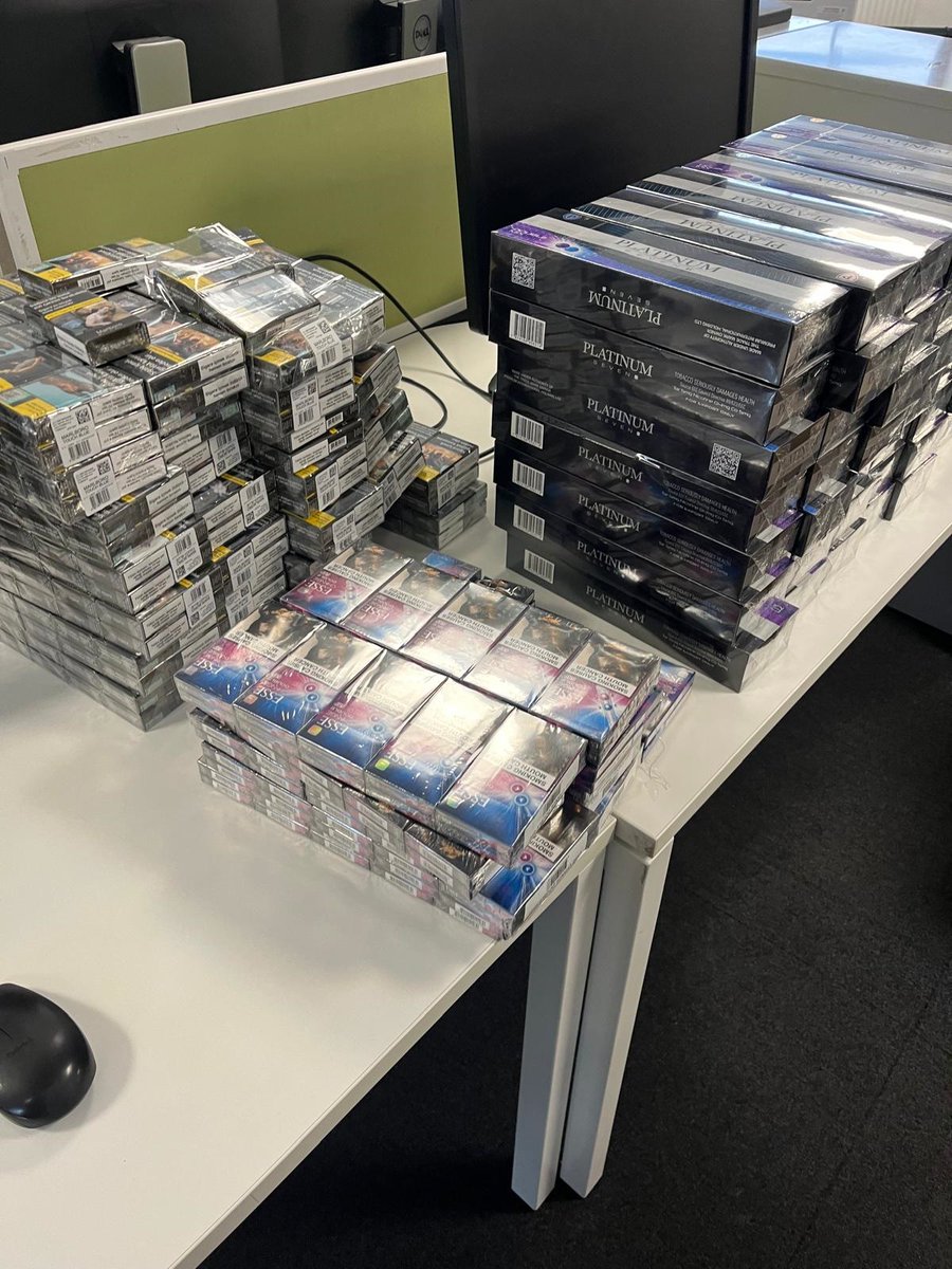 NottmCityTS's tweet photo. This week @NottmCityTS seized over 800 packets of cigarettes from a house in Ruddington linked to a shop in Radford.
If you know of any shops selling illegal tobacco or vapes, report them to: https://t.co/1Vv1EjTYWa https://t.co/oGezqjoF6Z