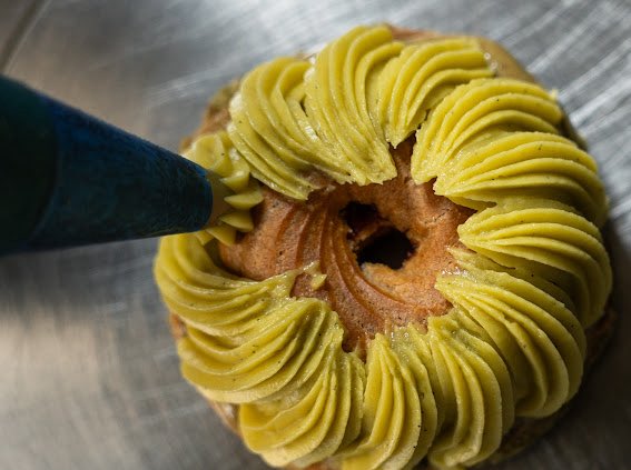 TERROIR2023's tweet photo. 限定のめっちゃ濃いピスタチオと薔薇のパリブレスト。
日程:10/21-27
場所:銀座三越　本館地下２階
銀座イベントスペース https://t.co/n9zqqCRby3