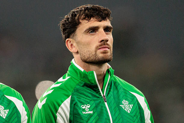 IrishPropaganda's tweet photo. Several hooded men broke into the house of Troy Parrott in Seville according to reports in Spain

Thankfully, Troy was playing for Real Betis vs Barcelona and no one was home at the time

Crazy… https://t.co/LoPVQYjUqh