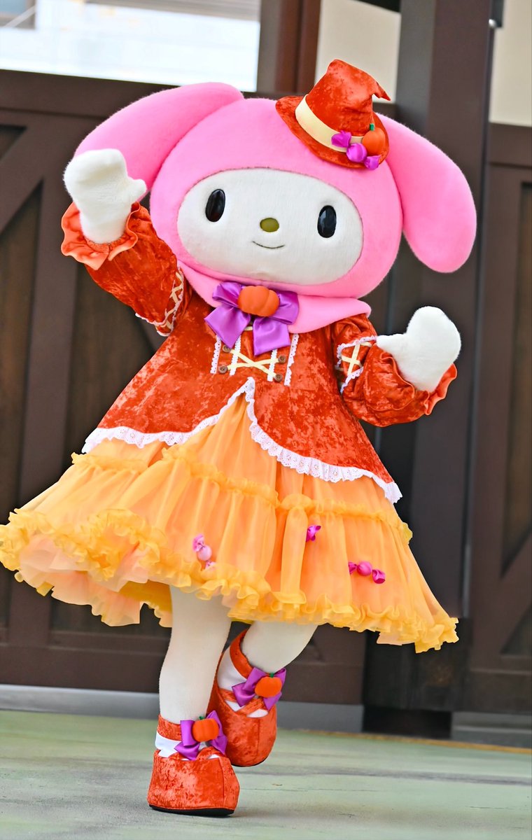 mipimymelody's tweet photo. 初めてみるハロウィン衣装‼️🎃
オレンジもまーーじで似合うな😭🧡 https://t.co/uxqpZHAhAG