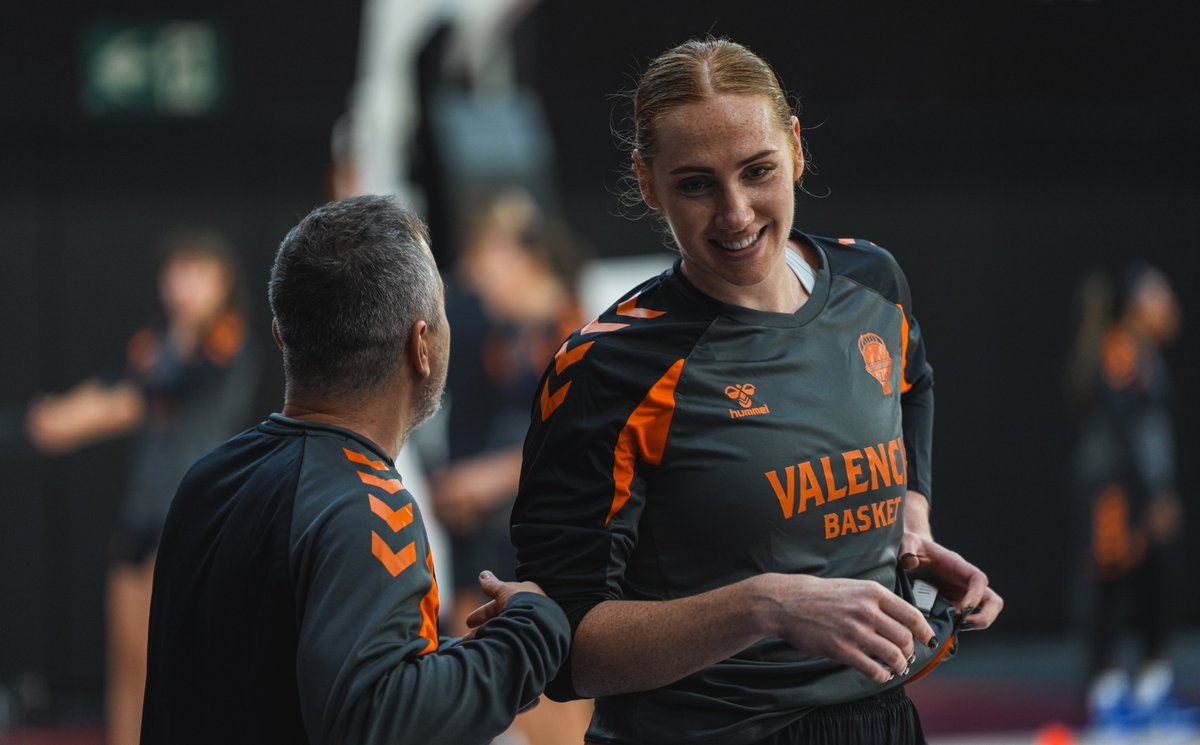 valenciabasket's tweet photo. Chloe ja és una més! 🧡

@chloelbibby ja entrena amb el grup. Temps per a conéixer a totes les companyes i començar la seua integració amb la mirada posada en el partit de diumenge a Lugo! 🏀 https://t.co/PkTyNIDoMU