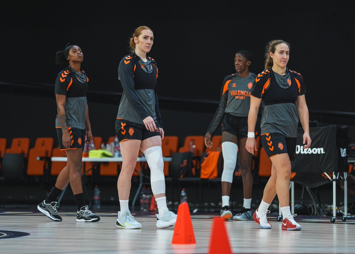 valenciabasket's tweet photo. Chloe ja és una més! 🧡

@chloelbibby ja entrena amb el grup. Temps per a conéixer a totes les companyes i començar la seua integració amb la mirada posada en el partit de diumenge a Lugo! 🏀 https://t.co/PkTyNIDoMU