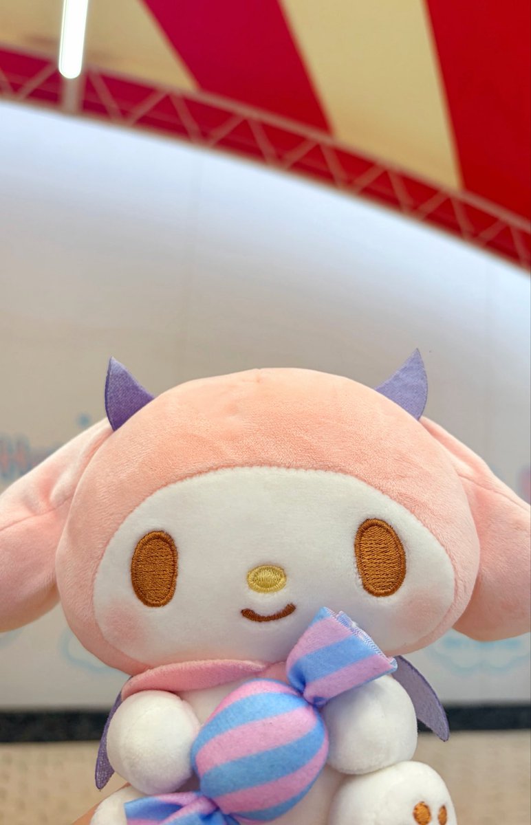 mipimymelody's tweet photo. 「お菓子くれなきゃいたずらするぞ😈」って言ったら、ぬいちゃんの悪魔耳隠されちゃった🤣💜🩷 https://t.co/utzIBJX8mF
