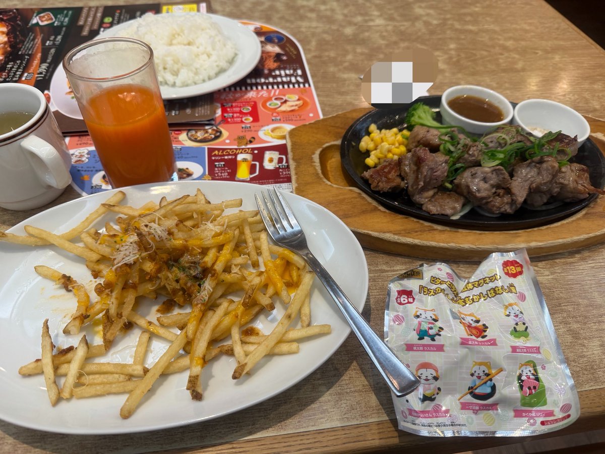 Mr_shi_alter's tweet photo. 我ながら律儀だから、ガオアライガー以来ココスではほぼ100の割合でラスカルセットを頼んでしまうマン https://t.co/d63dxqaSL0