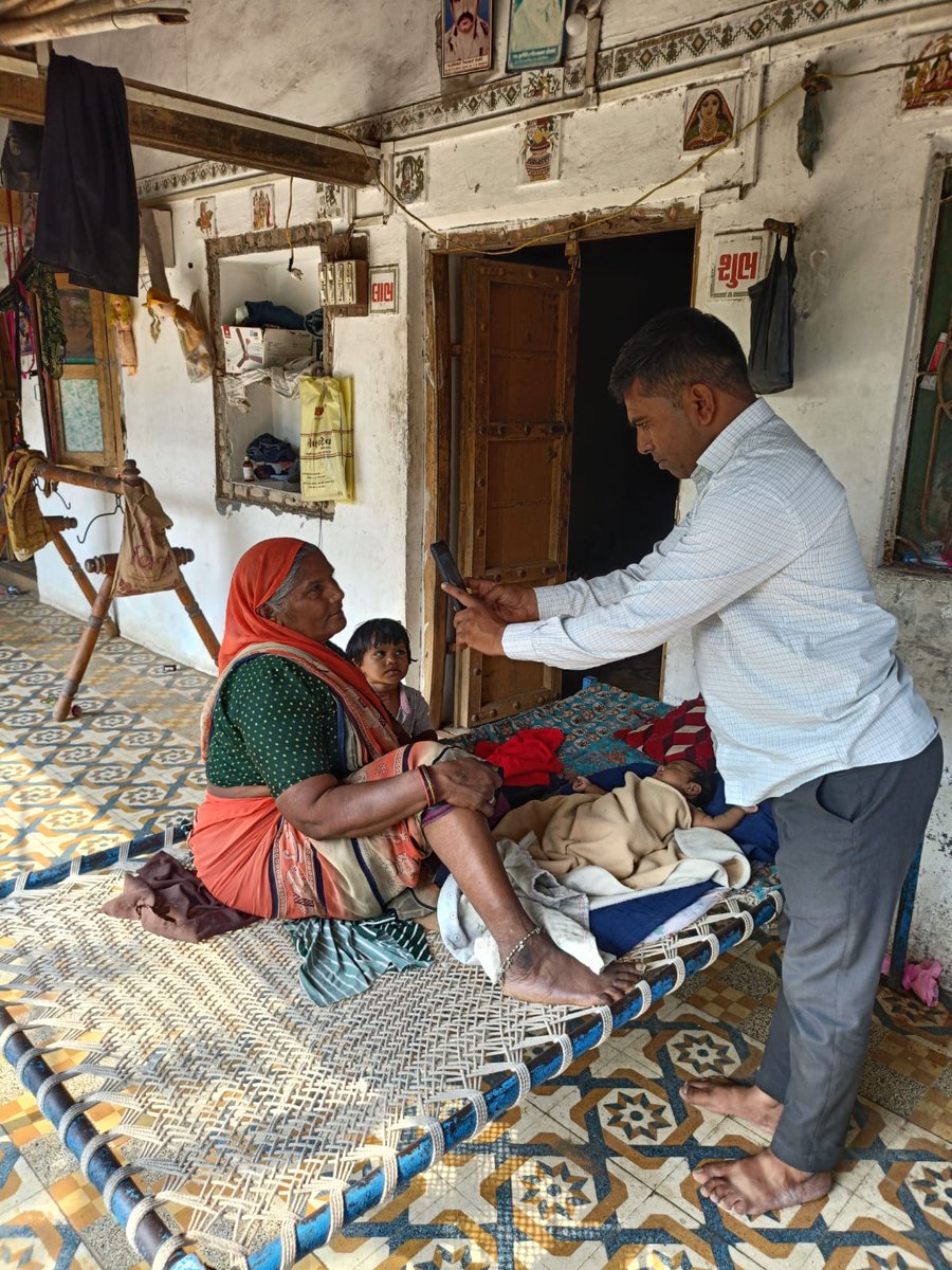 shapmjayma's tweet photo. 🌙☀️Day or Night, the mission continues!
📍#Bhavnagar
#AyushmanCard Enrolment Camps are being conducted day &amp; night to reach eligible beneficiaries and facilitate enrolment.
Expanding access to #AyushmanBharat #PMJAY, one beneficiary at a time.🏥
#PMJAYMA #Gujarat
@AyushmanNHA https://t.co/tgekwy7mEU
