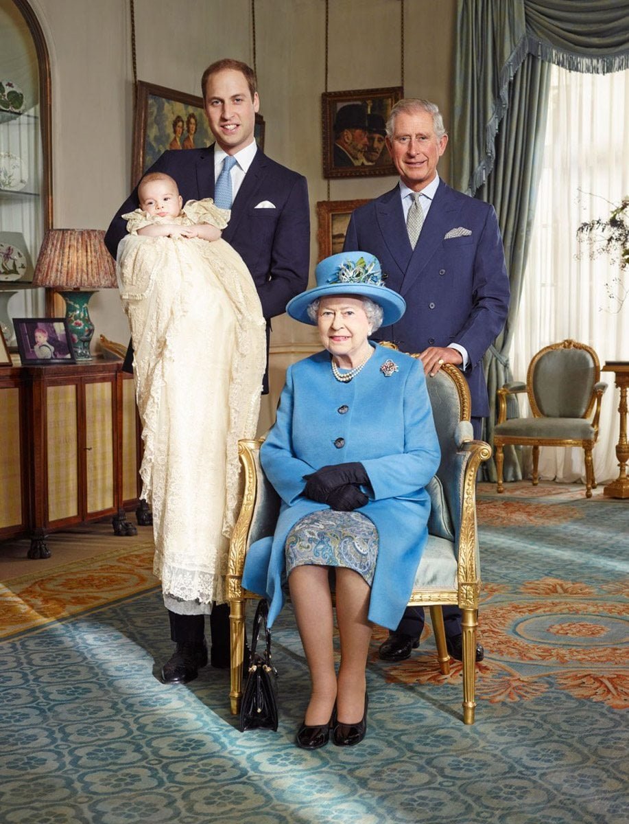 piscebell's tweet photo. The official portraits from Prince George's christening day #OTD 13 years ago🤍🥹 https://t.co/EjGnatQxIF