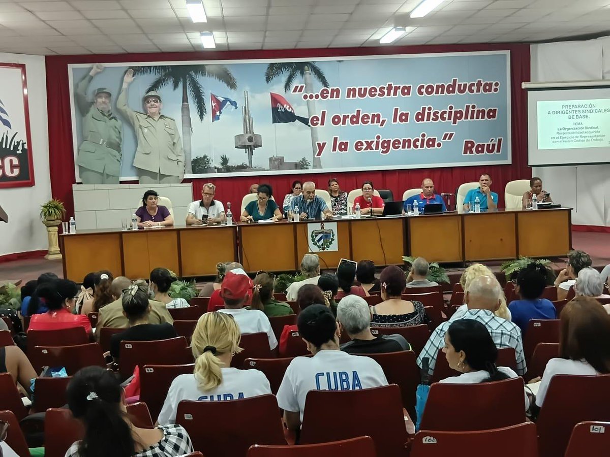 Colina_CTCuba's tweet photo. 🇨🇺 Preparación d dirigentes sindicales d base sobre las Transformaciones Económicas y Sociales, el Código del Trabajo y el papel del Sindicato, en la organización, educación, comprensión, participación y control d los trabajadores cubanos en la vida económica y social del país. https://t.co/lmIKJxhCZj