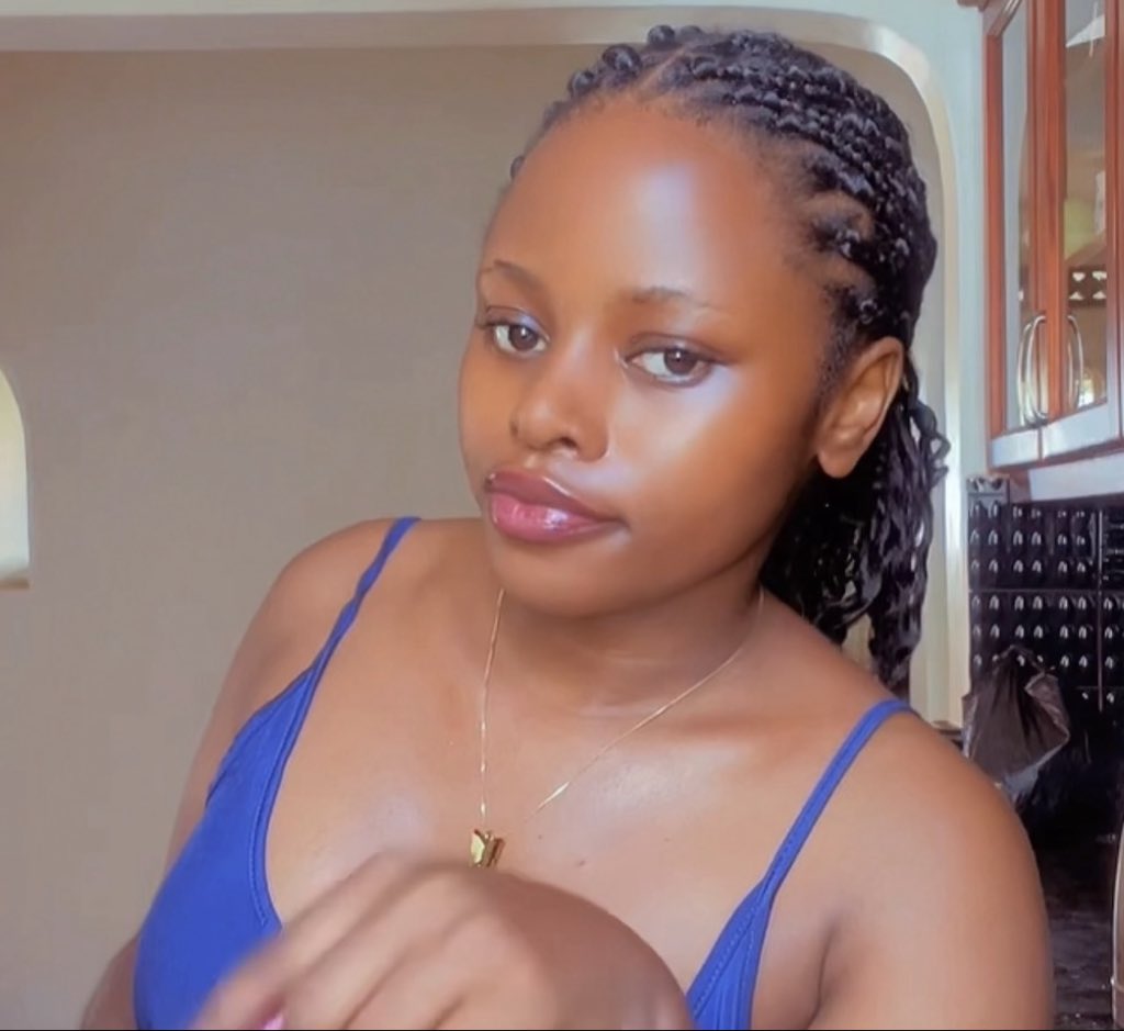NuwewenkaOlivia's tweet photo. Some people donate blood to secure lunch(soda and cake)🌝🌚muvubuka muvubuka🤣 https://t.co/Q2V4bZddqe