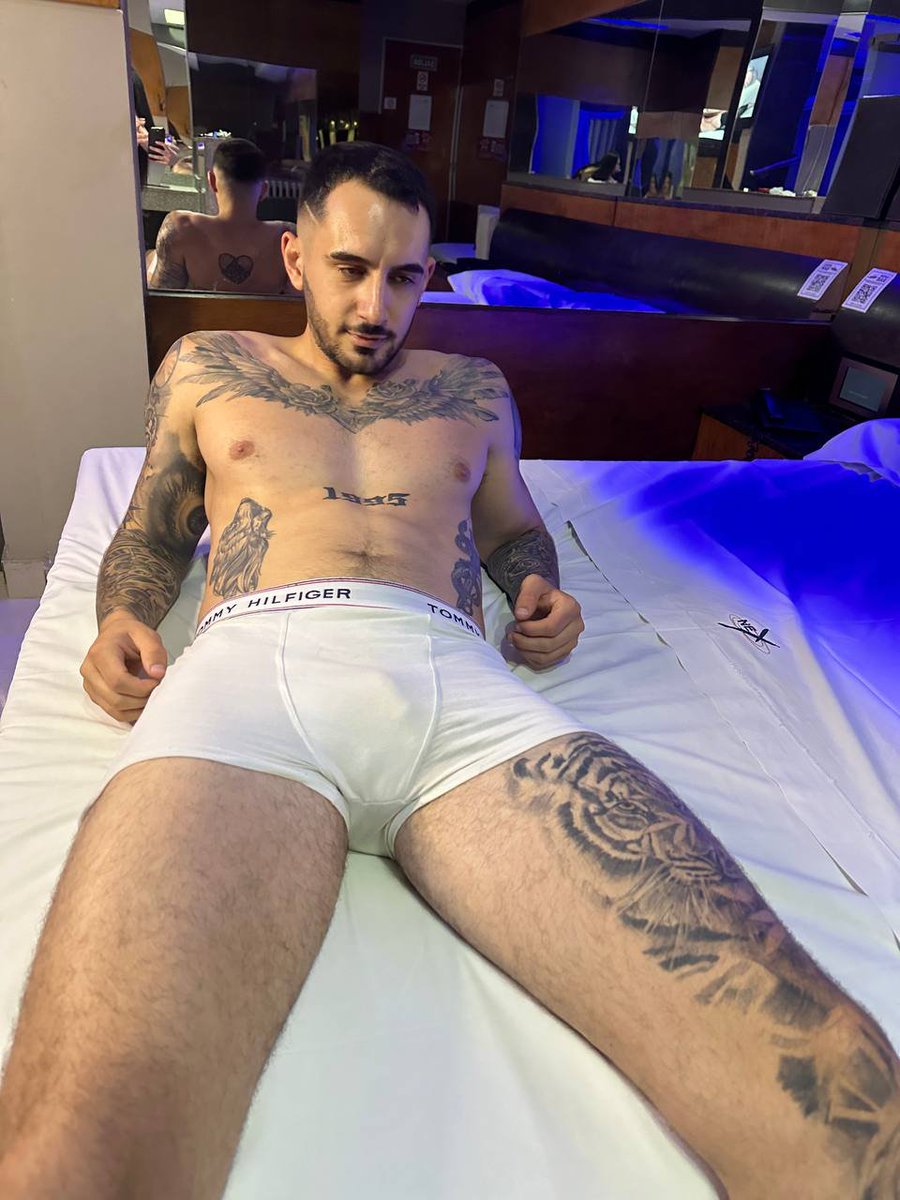 JackedBrandoN's tweet photo. @WILLIAM56460302 @nick2836 https://t.co/YcMuLj61v0