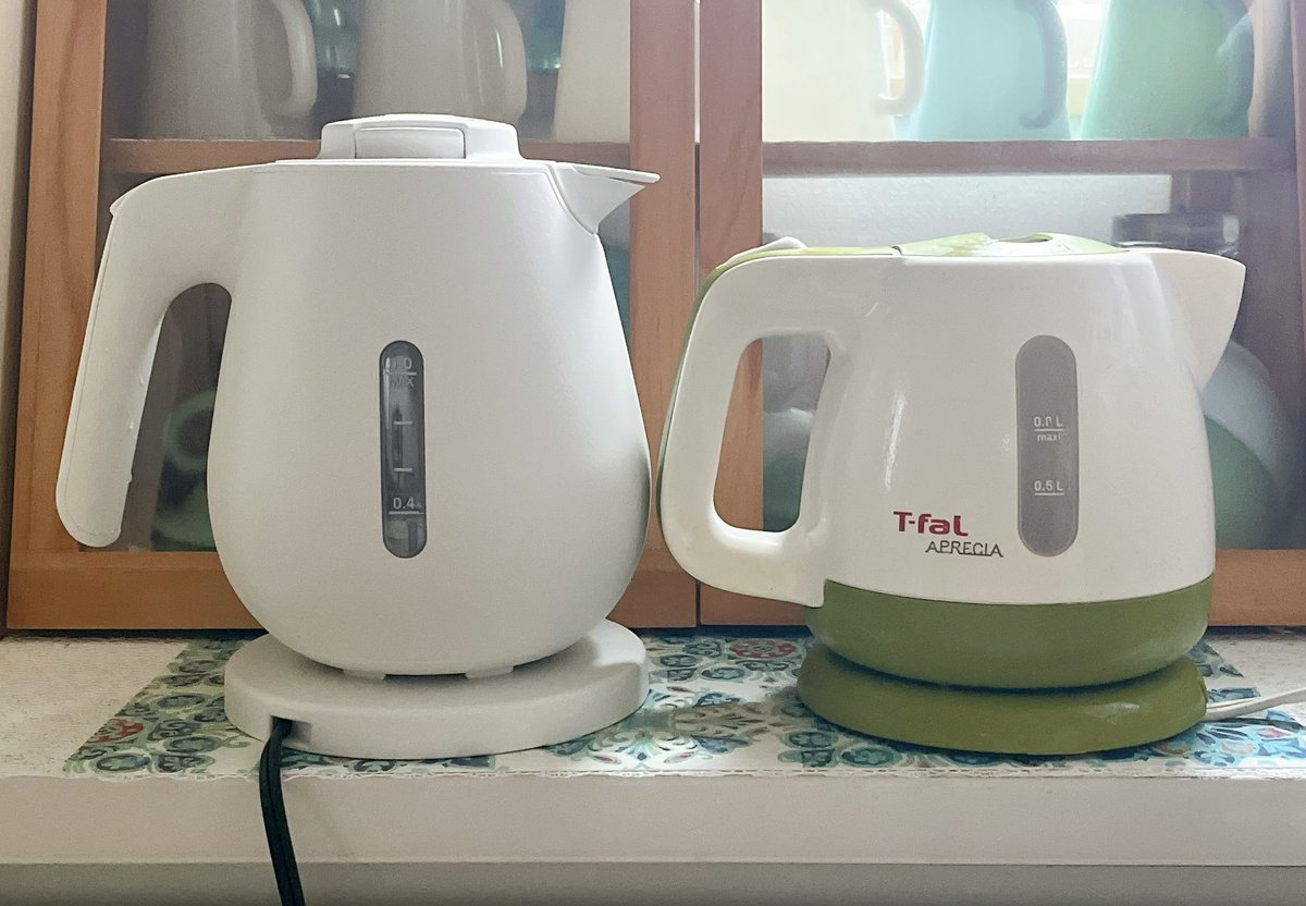 techicoo's tweet photo. ガスコンロのひと足先に電気ポットを新調
16年間ありがとうほんとに https://t.co/UOeMenk6wh