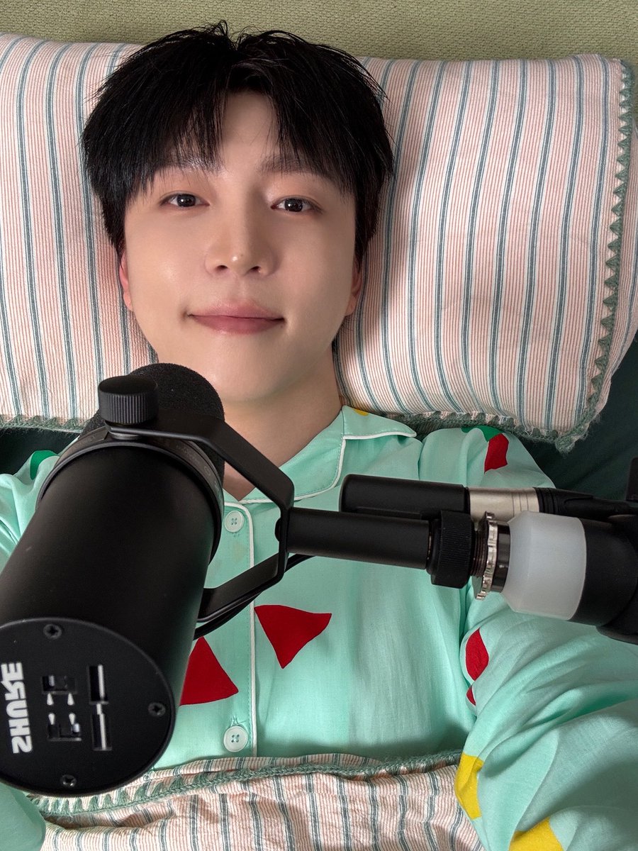 shinsh_official's tweet photo. 🎙️🐶🩵

#신수현 #SHINSOOHYUN https://t.co/ouJXqoU4hR