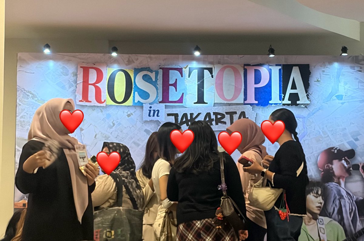 intertight's tweet photo. Jujur gk tw ini gemetar karena mw nntn konser atau karena matcha tp yg pasti perut gw bergejolak mau EEK 😭😭😭😭 https://t.co/rFHJnGA1fS