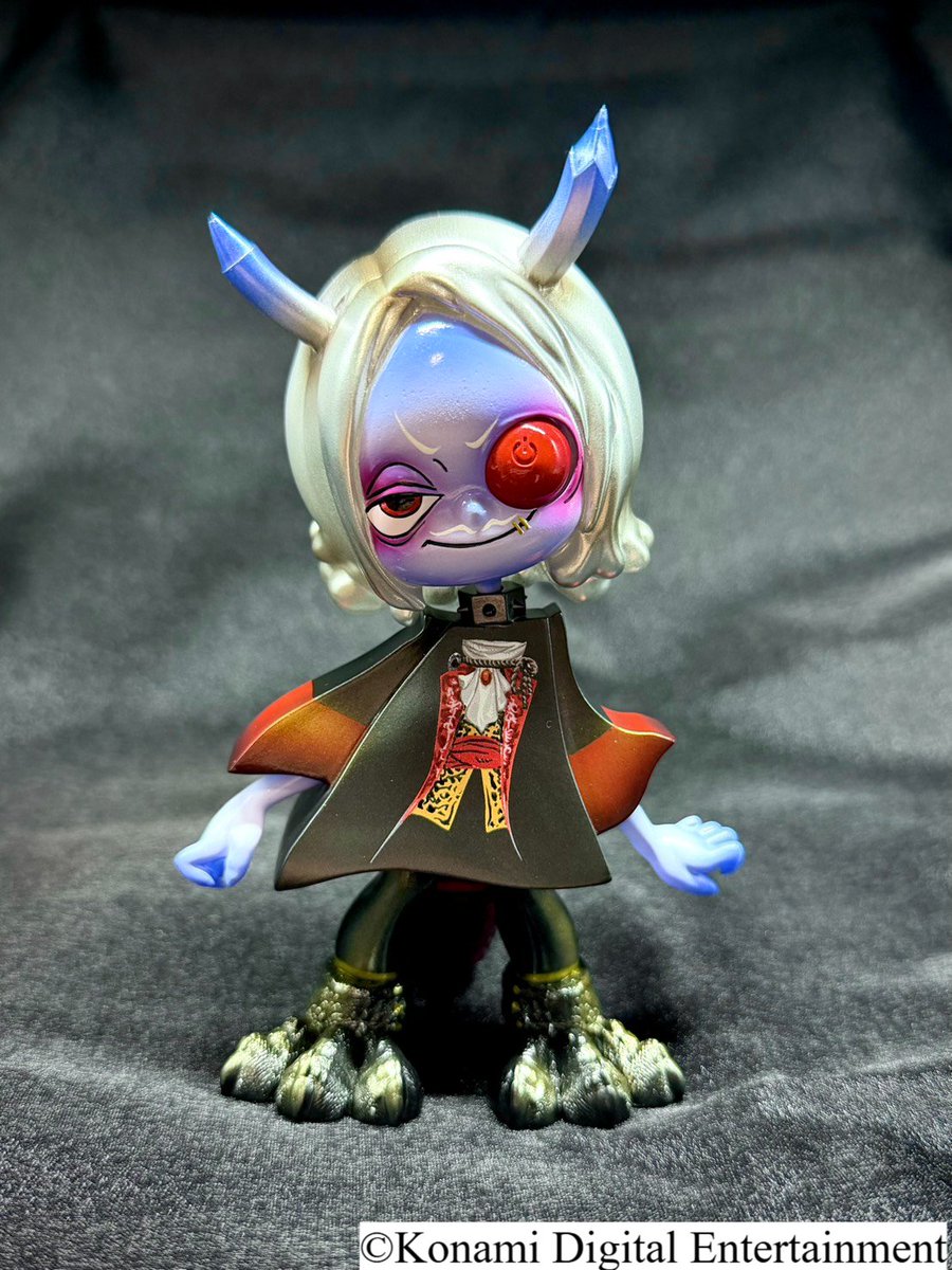 samuraikobo_mop's tweet photo. ●クリエイターコラボ商品
【悪魔城ドラキュラ】
〈MAマン〉描き下ろし
かいじゅうもんすた～ドラキュラ伯爵ver.
抽選販売なので忘れずにお申し込みください！
https://t.co/N3YsUMFEas

その他にもドラキュラ伯爵＆アルカードTシャツ、ステッカーも用意しています！ https://t.co/TWrDEYIHfY