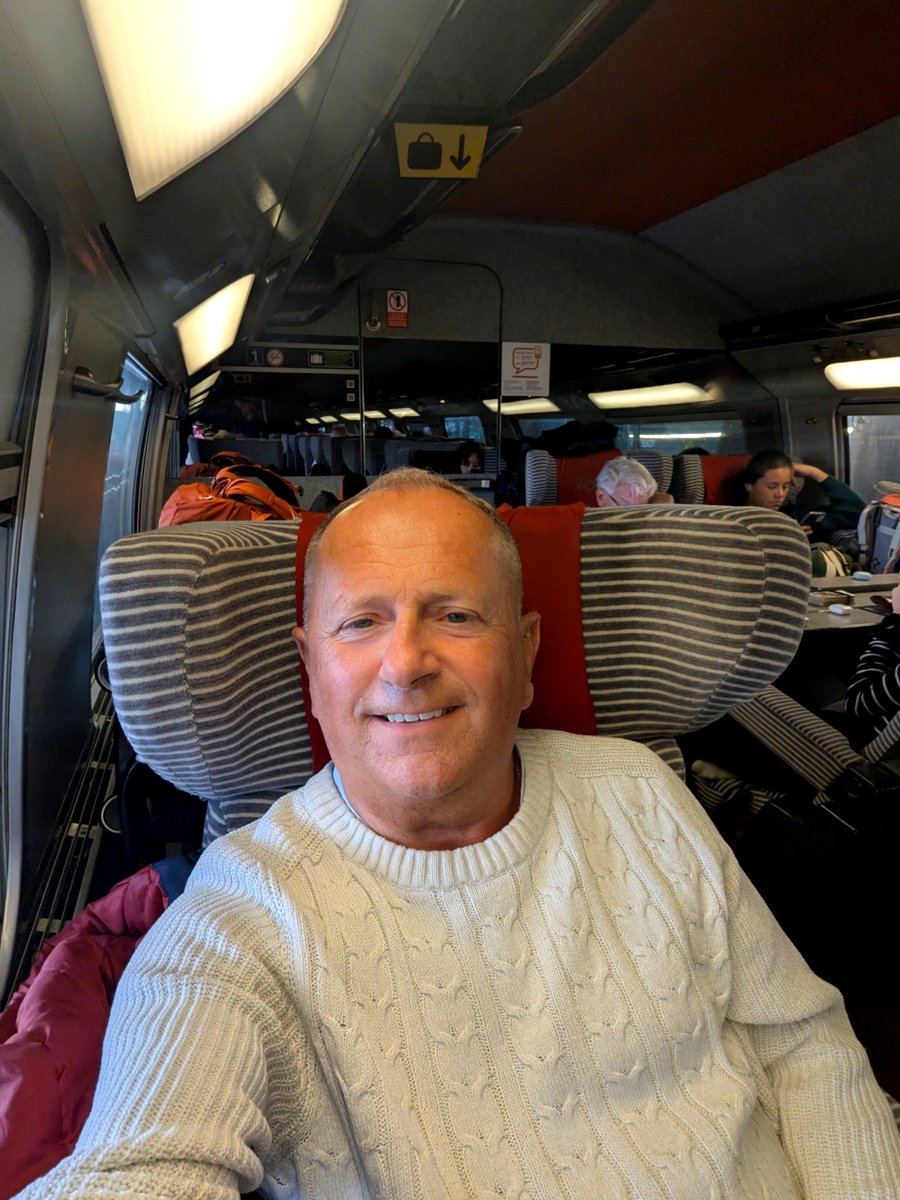 Pascal84240's tweet photo. Direction le Nord
#Austen 😬😁😋
Joli Arc en Ciel sur la route 
Bonne journée à tous 
😘😘 https://t.co/cJcxwjEcrn