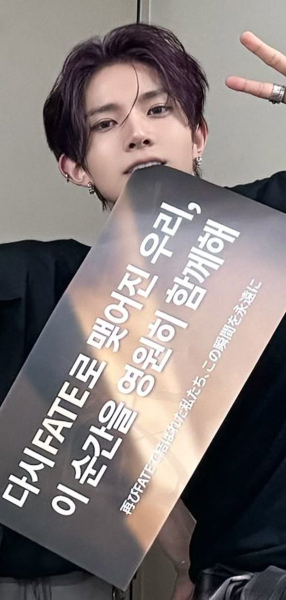 heesdiors's tweet photo. these type of hee pics https://t.co/A4Rs8X5NQH