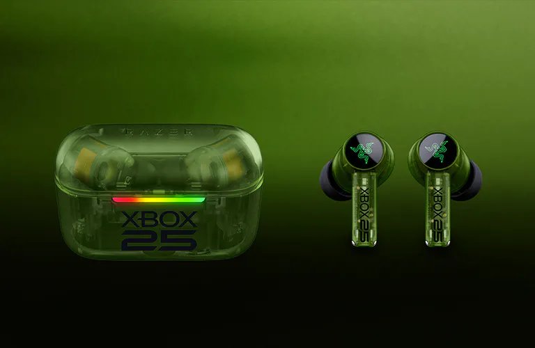 Q8Pro's tweet photo. 🎮 احتفالاً بـ 25 عاماً على Xbox!
​ريزر تطلق مجموعة حصرية محدودة:

⌨️ كيبورد BlackWidow V4 75%
🖱️ ماوس Basilisk V3 Pro 35K
🎧 سماعات Hammerhead V3 X

​🎁 تتضمن شهر مجاني لـ Game Pass Ultimate!

​أي قطعة أعجبتك؟ 👇

#Xbox #ريزر https://t.co/qr6pkFHyOM