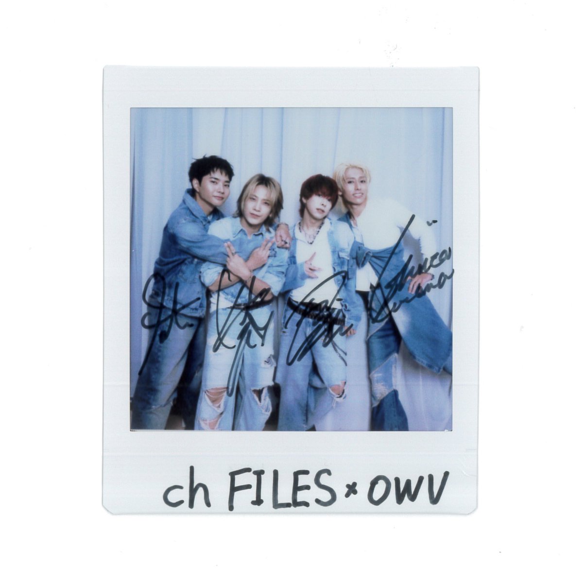 chFILES_tokai's tweet photo. 【プレゼント🎁】

#OWV
サイン入りチェキ1名様に✨

新譜『Lovey-Dovey』と特集テーマ「自分を変えてくれた、きっかけ」について伺うインタビュー。いつも高校生に熱いメッセージと全力の笑顔を、ありがとうございます！

【応募方法】11/30(月)締切
1️⃣@chFILES_tokai をフォロー
2️⃣本投稿をRP

10/20より高校図書館で順次配布
#OWV_SQUAD #OWV_ラビダビ