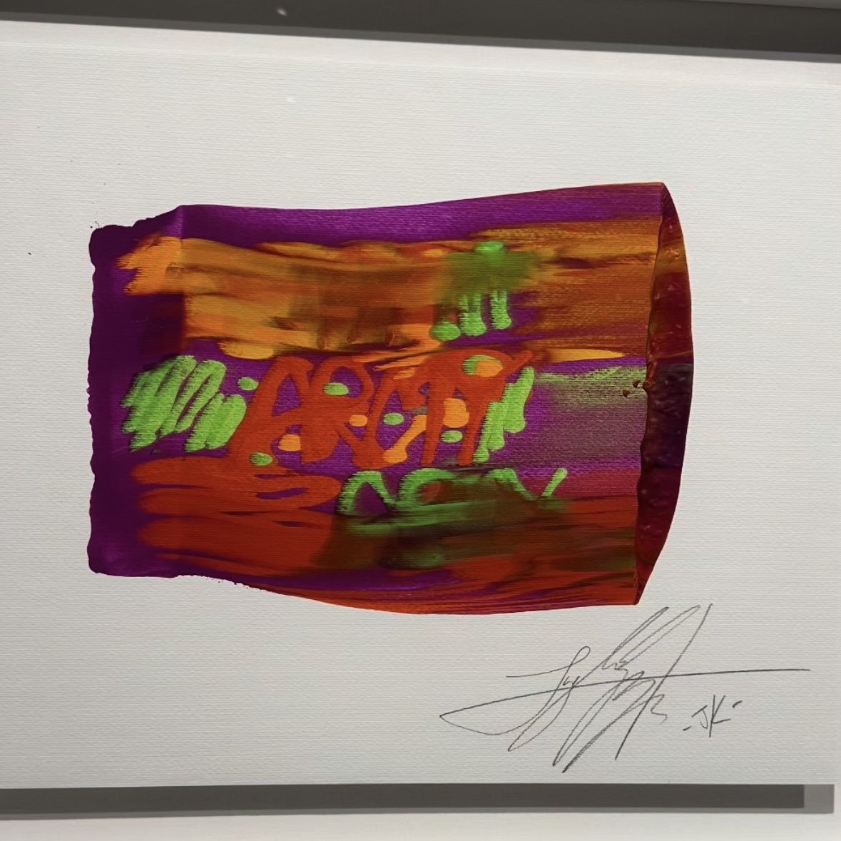 ggukkism_'s tweet photo. painter jungkook is slowly coming back to us 🤭 https://t.co/DxXsJ135ZZ