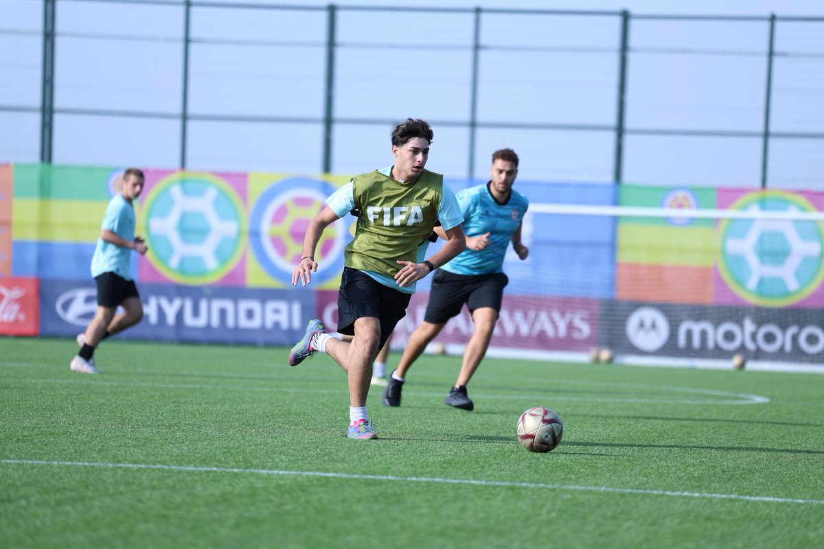 thelfadotcom's tweet photo. 📸 بالصور | منتخب لبنان دون 15 عامًا يواصل استعداداته في مجمع هوسان الرياضي في العاصمة الأذربيجانية باكو، استعدادًا لمشاركته الأولى في كأس العالم ومهرجان 2026.

#منتخب_لبنان #U15WC https://t.co/uUQFJwKv3F