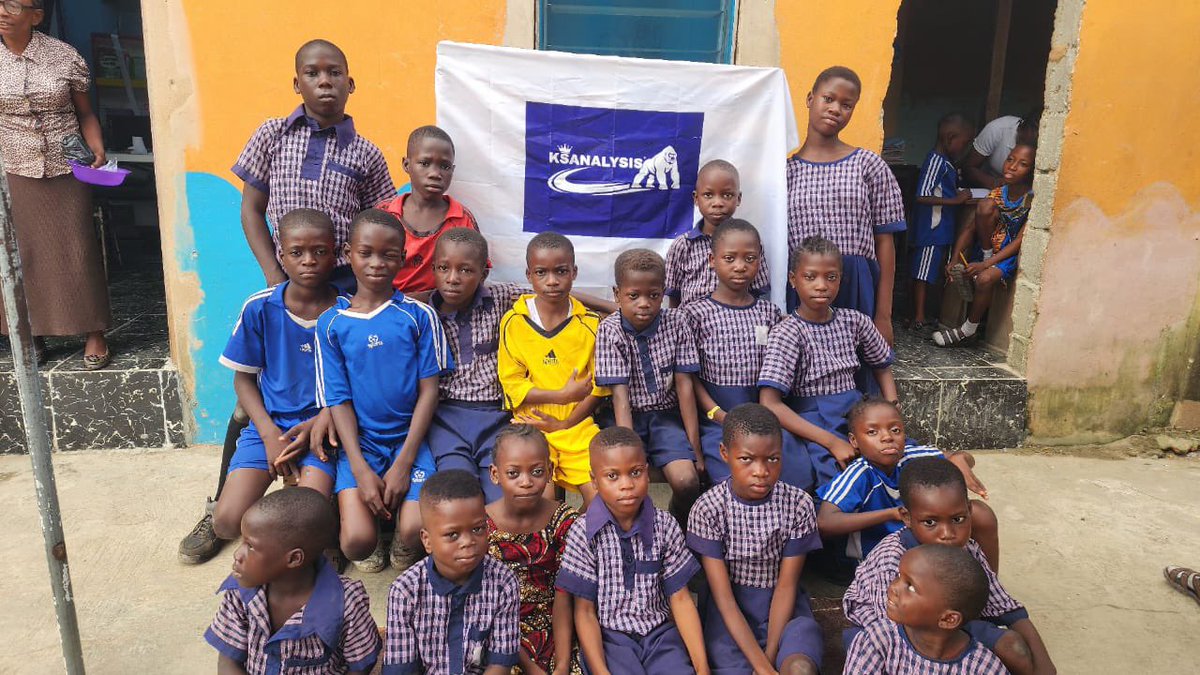 Fabulous__Jr's tweet photo. Education is a right, not a luxury! 💡 The KSAnalisis Education Scholarship is fully covering school maintenance fees for 20 children at Hopevision Children School, ensuring financial constraints never stop their dreams. 🏫✨ #KSAnalysisFoundation https://t.co/NLzPyJAeib