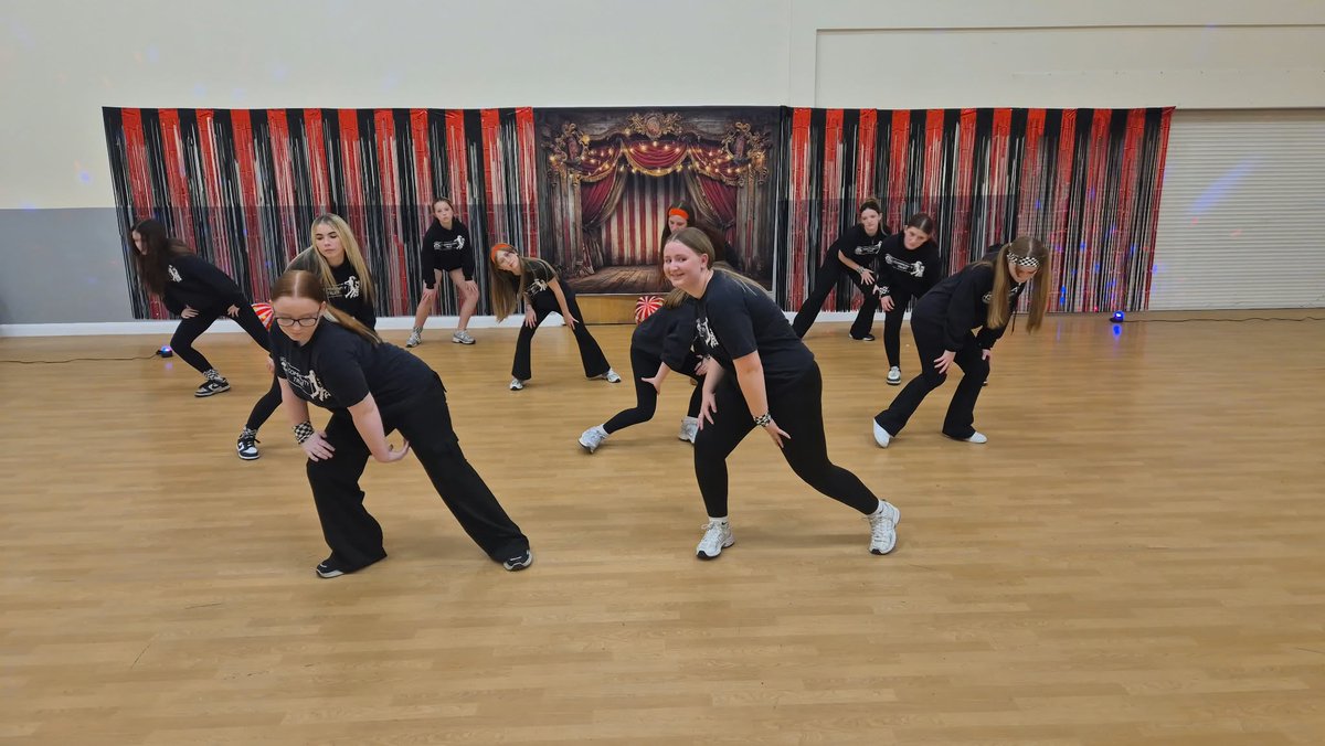 LaticsCommunity's tweet photo. Last night, we hosted our #PLKicks Halloween Dance Show at Westfield Primary School! 🎃

It was fantastic to showcase the dances the girls have been working on since September, and to have family and friends show their support! 🙌

For more information on our dance sessions every Thursday, email t.watkins@wiganathletic.com 🤝

#wafc 🔵⚪️ | @PLCommunities