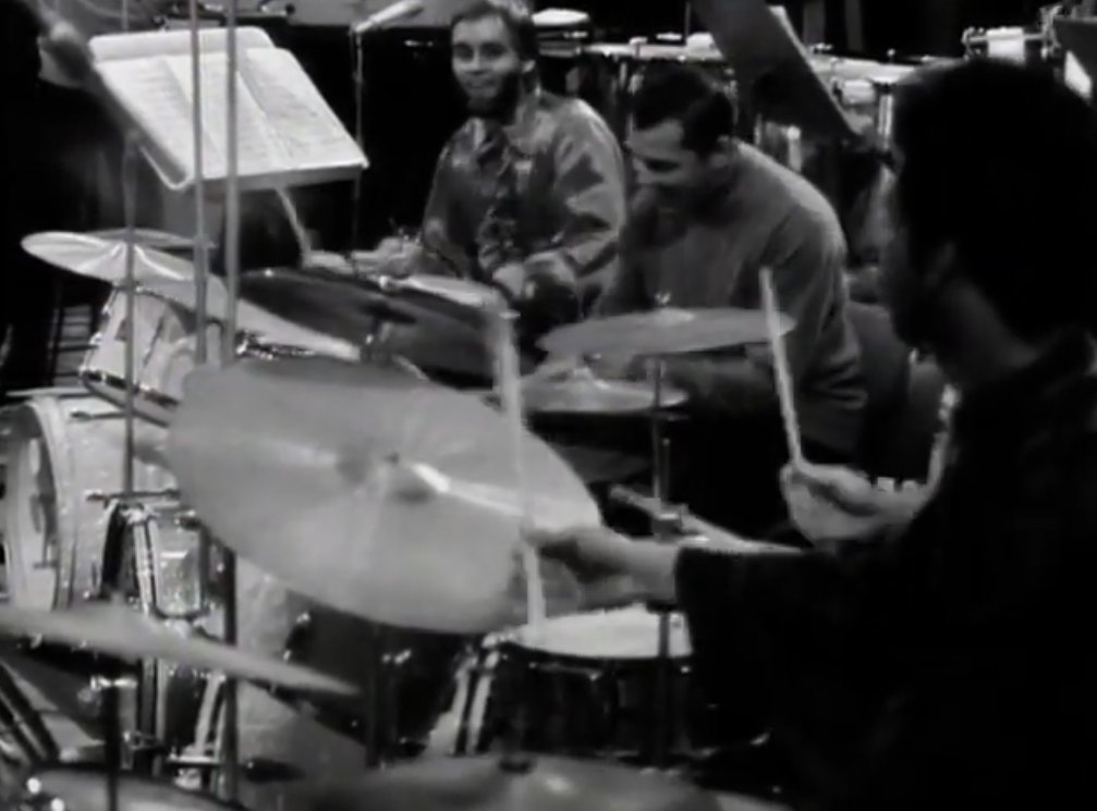 RrrrrrrroyalMax's tweet photo. @RadioTSFJAZZ @Jazz_Club @WBGO @WKCRFM @RegardFC Don Ellis, suite et fin. Concerts de 1968 (Antibes) à 1976 (en quartet). 
Présentations et liens vers téléchargements, avec rappel de l'ensemble à la fin : https://t.co/gI6hXalqwo https://t.co/C1ktIfzpbD