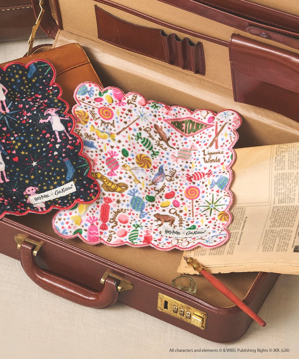 HpInfoJapan's tweet photo. Cath Kidston×ハリポタのコラボも可愛すぎるよ~~🍫🦁

🛒11/6 表参道店先行販売
🛒11/9 一般発売 https://t.co/nJhwO2Cnvy
