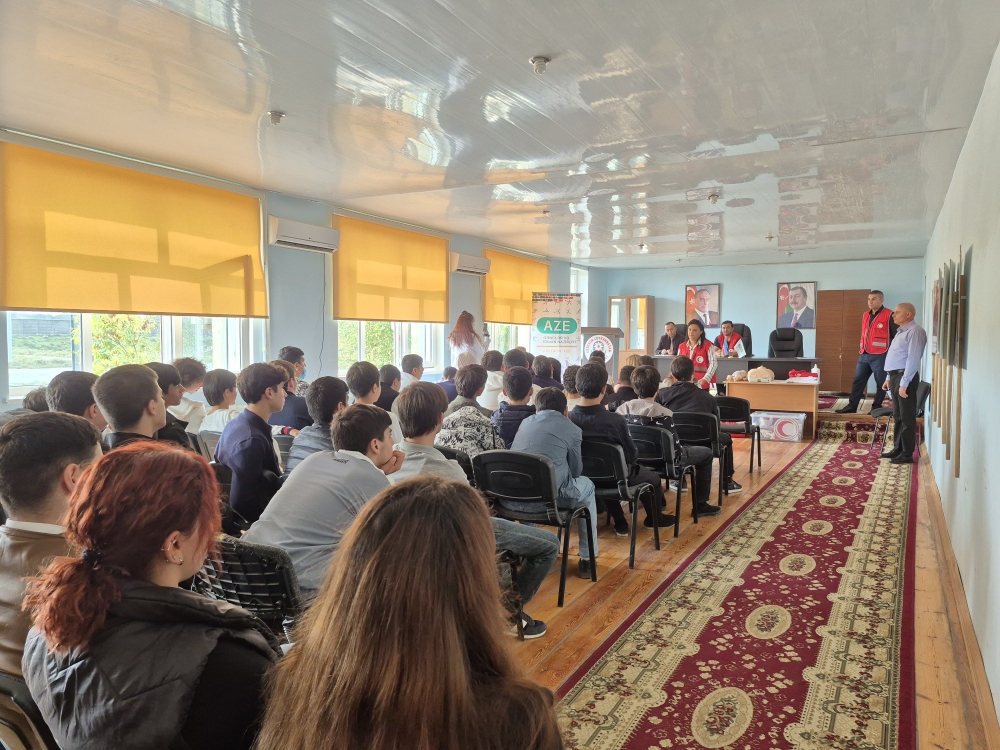 AzRedCrescent's tweet photo. On October 22, 2026, a practical training session titled "Moment of Danger" was held for students at the Jeyranbatan Vocational Lyceum, jointly organized by the Absheron-Khizi Regional Department of Youth and Sports and the Sumgayit City Branch of AzRCS. https://t.co/2gV8a9MFe7