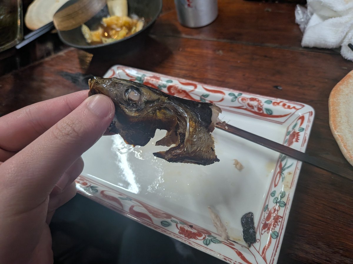 matcharate61601's tweet photo. 魚って骨まで食うよな？？？ https://t.co/DU4nNl1RsE