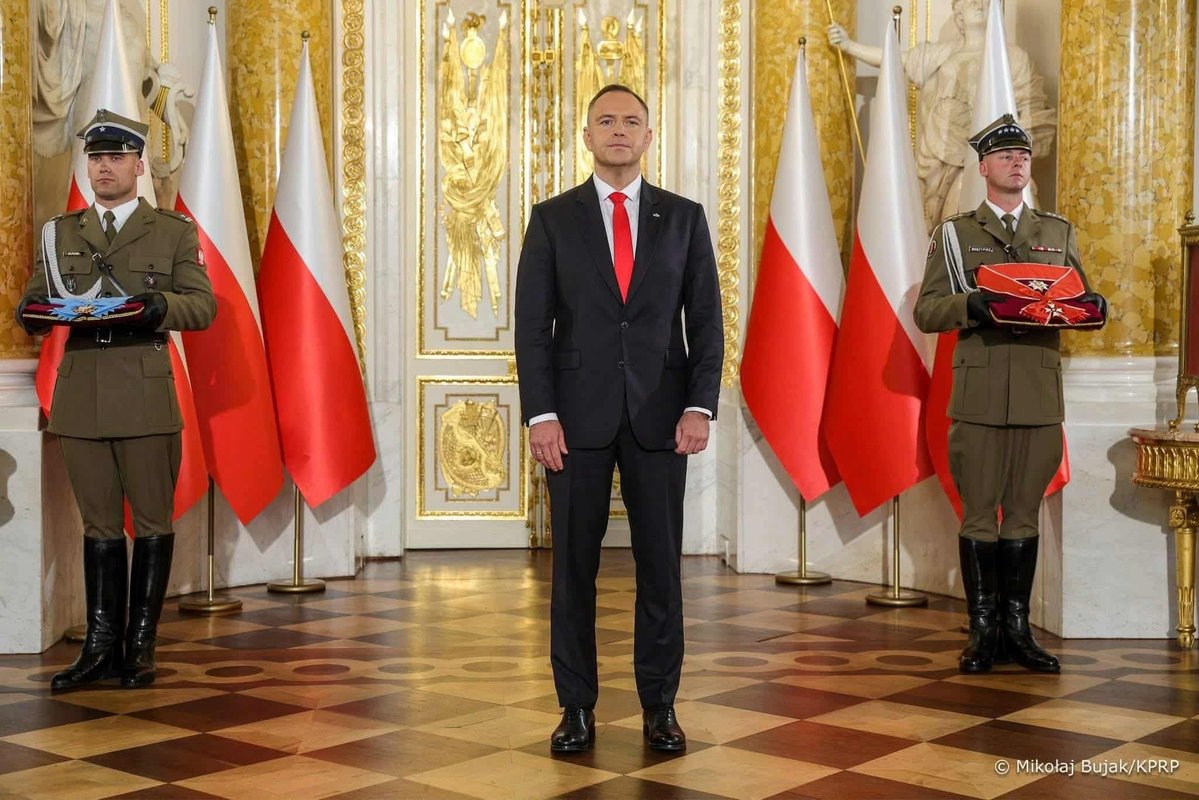 NicoEnzooo's tweet photo. Cała Polska jest dumna, że ma takiego prezydenta..🤍❤️🇵🇱🤍❤️🇵🇱 https://t.co/u1Dd6WyYRI