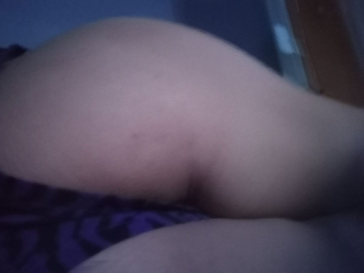 Roberto1328112's tweet photo. Holaa aquí les dejo un upskirt q le tomé a mi madre y unas cuantas fotos más q no había subido. Por favor dejen o manden sus tributos 🥰😏☺️ #madre #mamá #mami #madreputa #mamáputa #incesto #familia #incestoconmamá #incestomadrehijo #madrehijo #mom #cuckson #hijocornudo #momson https://t.co/ZhnXzf1fWq