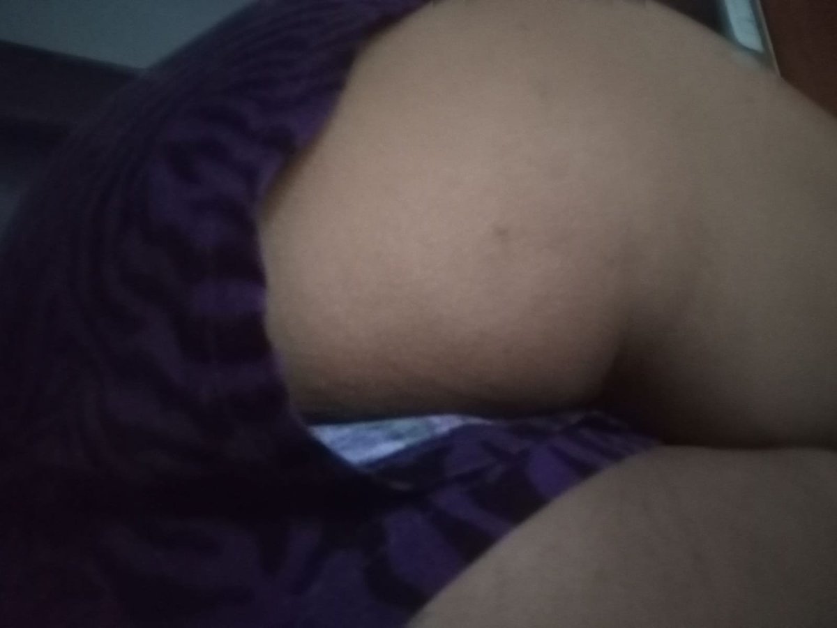 Roberto1328112's tweet photo. Holaa aquí les dejo un upskirt q le tomé a mi madre y unas cuantas fotos más q no había subido. Por favor dejen o manden sus tributos 🥰😏☺️ #madre #mamá #mami #madreputa #mamáputa #incesto #familia #incestoconmamá #incestomadrehijo #madrehijo #mom #cuckson #hijocornudo #momson https://t.co/ZhnXzf1fWq
