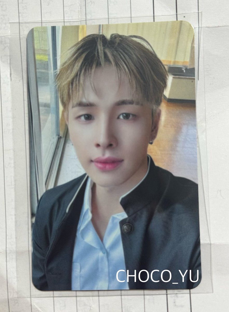 CHOCO_YU_'s tweet photo. 하루가 자연광+교복 해서 젤 이쁜듯…. https://t.co/TAEKEDp9ke