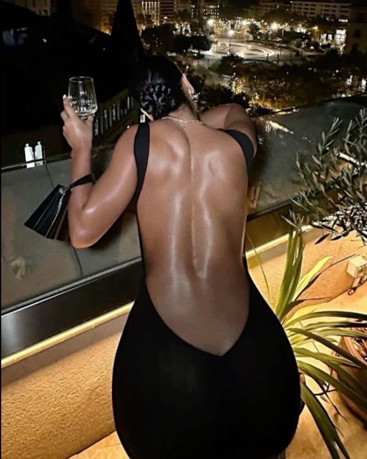 untitledallure's tweet photo. Backless dresses https://t.co/LSPQTZbn7T