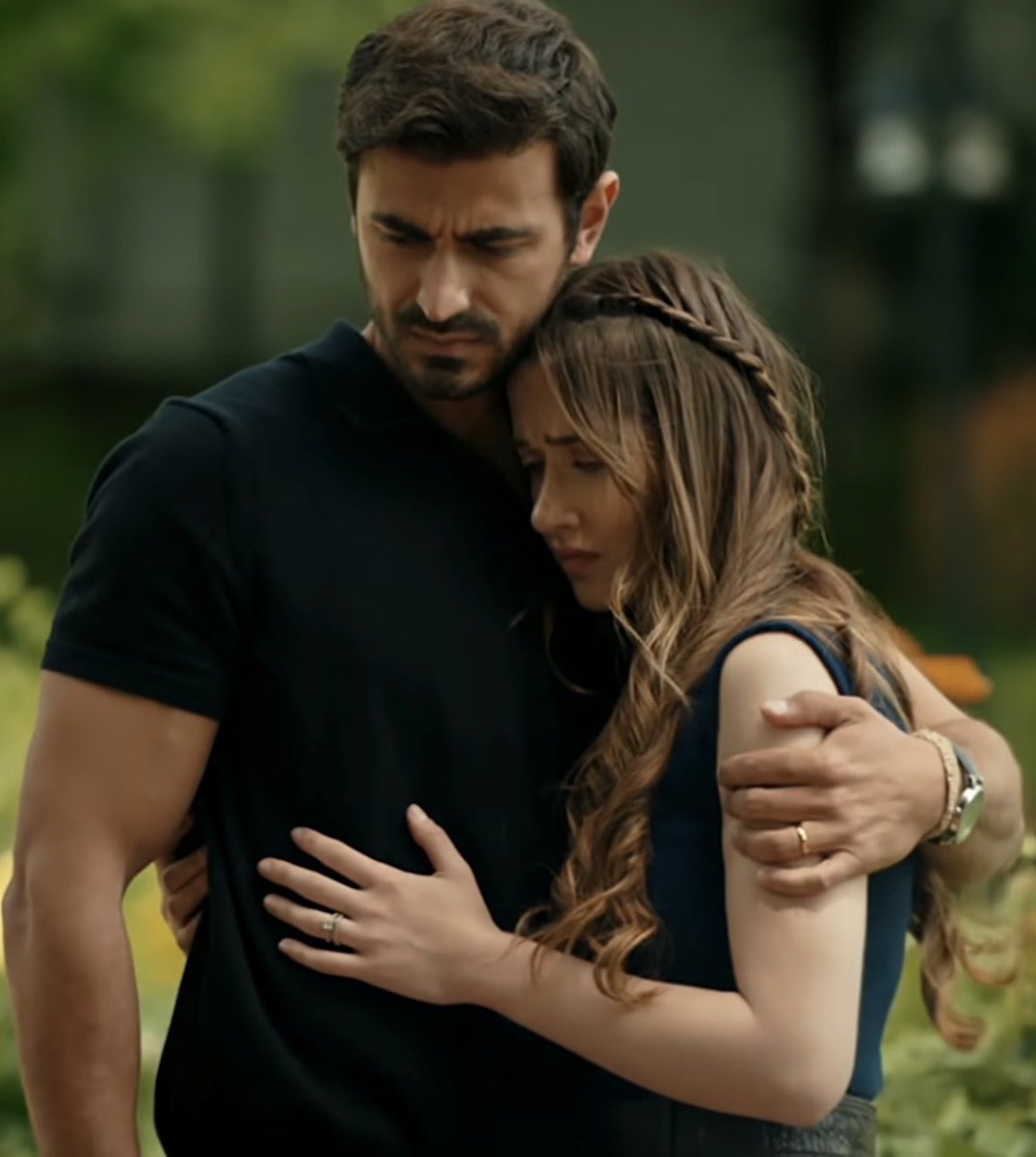 aviixemsu's tweet photo. they are literally the hottest couple #arafta https://t.co/0f2tSsTVRw