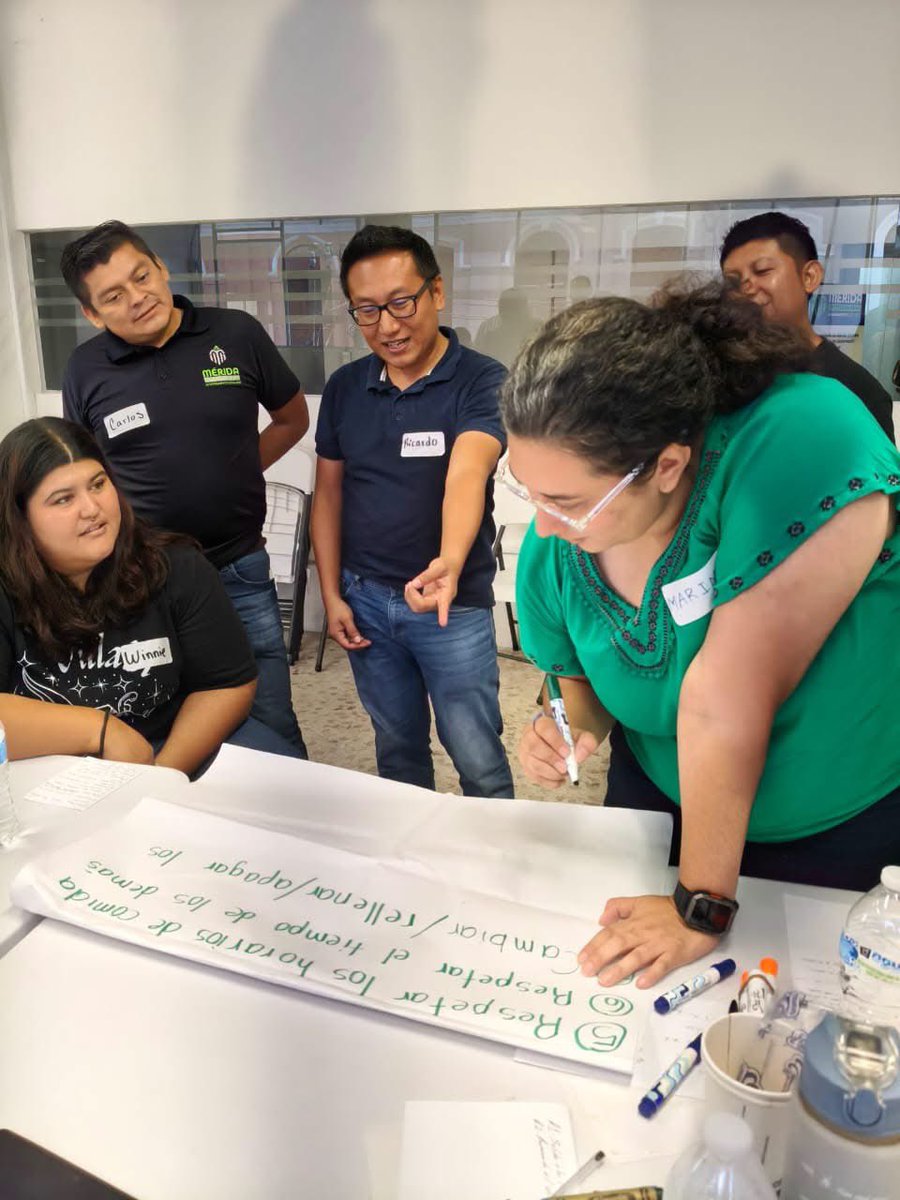 IMujerMerida's tweet photo. Realizamos el taller “Cultura de Paz y Buentrato en el Ámbito Laboral”, compartimos un espacio de reflexión y aprendizaje con servidoras y servidores públicos de la Dirección de Innovación y Gobierno Inteligente. 🙌🟣 https://t.co/Kstpqmxzfi