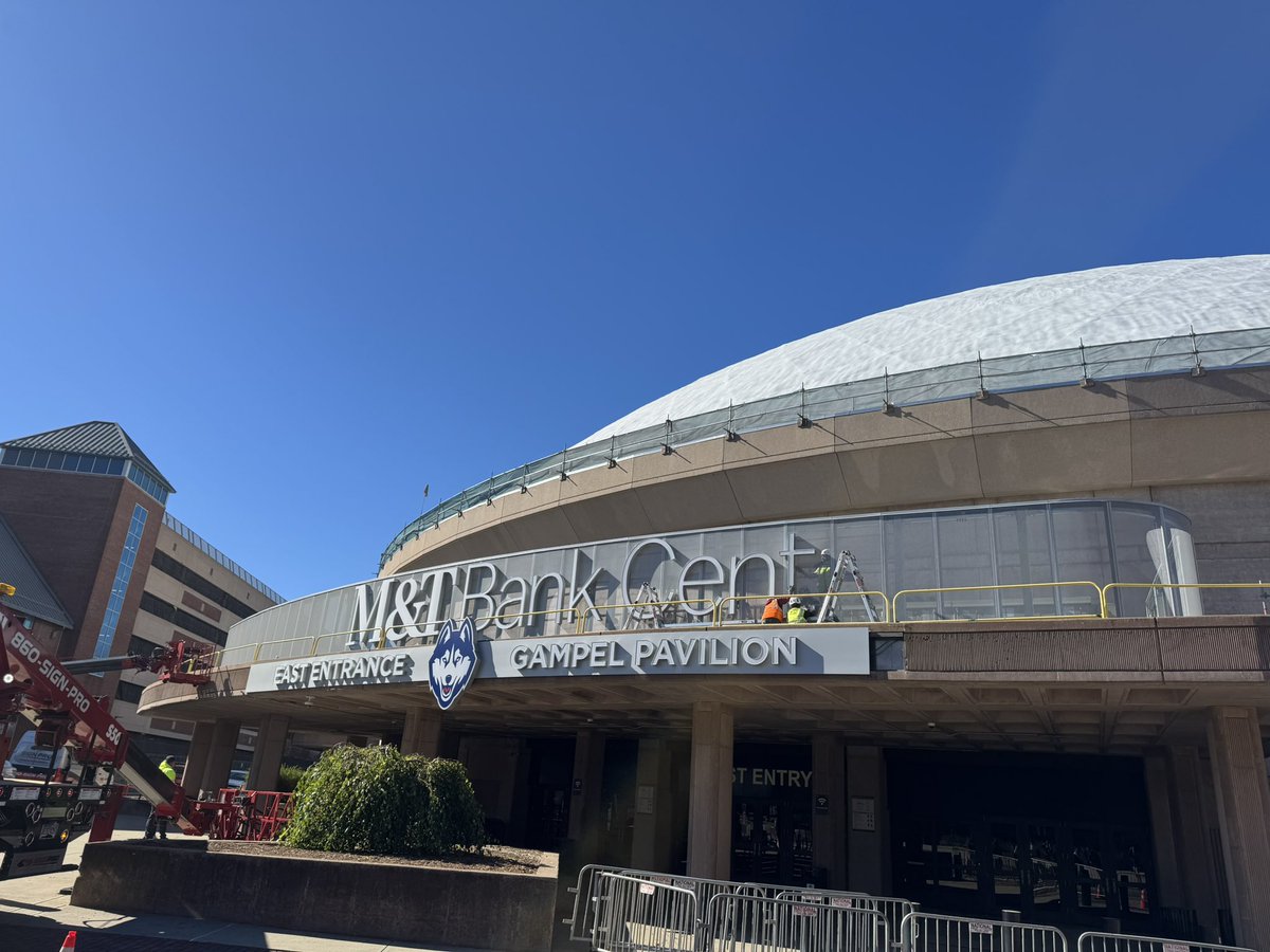 _samcalhoun's tweet photo. Will be at every entrance https://t.co/gZd7j3PZdB