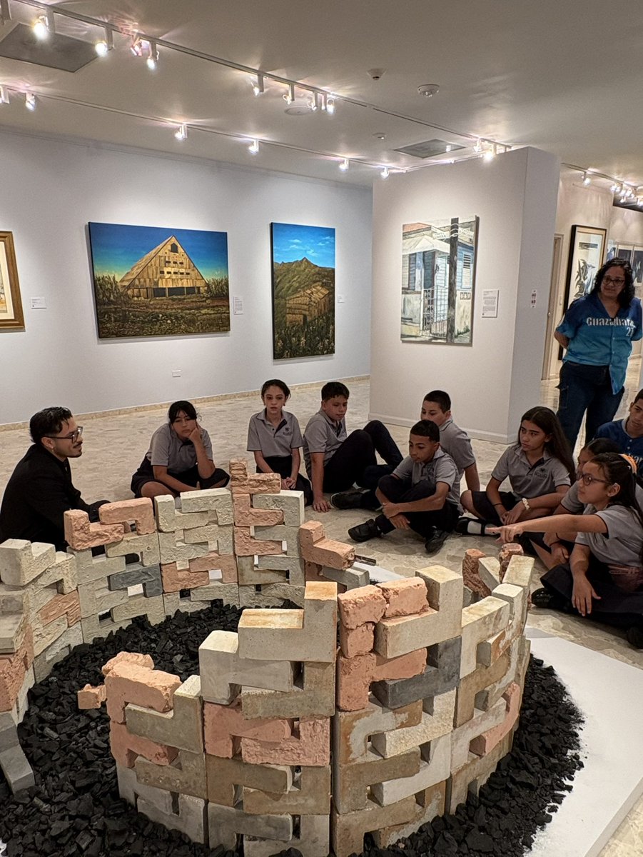 MuseoMAB's tweet photo. En vivo, con los estudiantes de 5to y 8vo grado de la Escuela Betances School de Bayamón en visita guiada y taller. 

¡Visítanos y sé parte de la experiencia! 
Entrada libre de costo. 787-903-8428

#museomab #visitaguiada #BayamónEsArte #museosdepuertorico https://t.co/IWmEuGZUpp