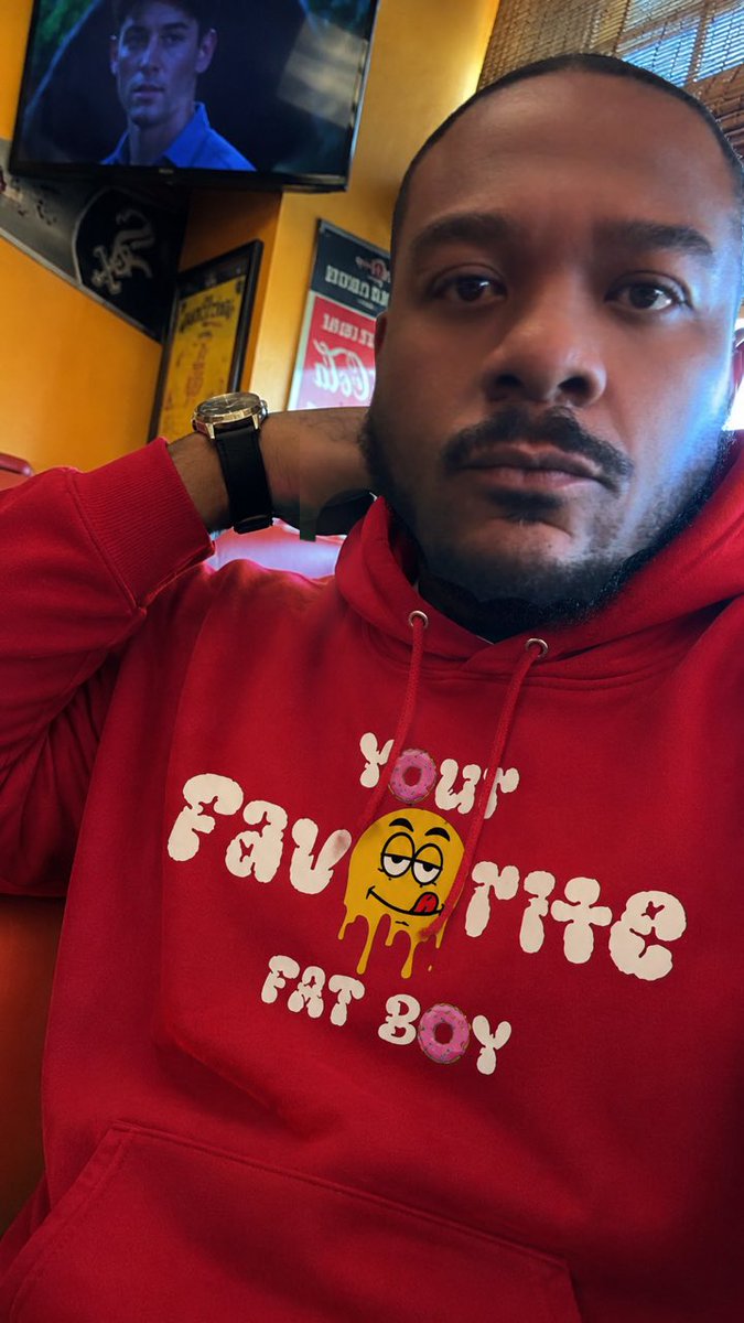 PlantBasedPapi4's tweet photo. Red!!! ❤️💋😘🌹🎈‼️🍷🍓🍒🚨💄 https://t.co/OxDHc2F2FH