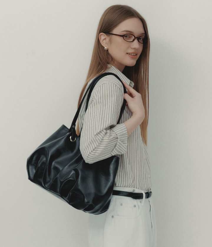 gotik82's tweet photo. black friday sale -- donkie swell shoulder bag

💰480k dp 350k *est 450gr
avail warna: ivory, suede ungu pastel

🧾 est bersih ina - hc handling
📦 exc pack
🏡 SBY
🕰️ close, TBA
📝 order? pls DM

t. wts bag sale donkie korea black friday sale #zonauang https://t.co/ZTBmkgjD6Z