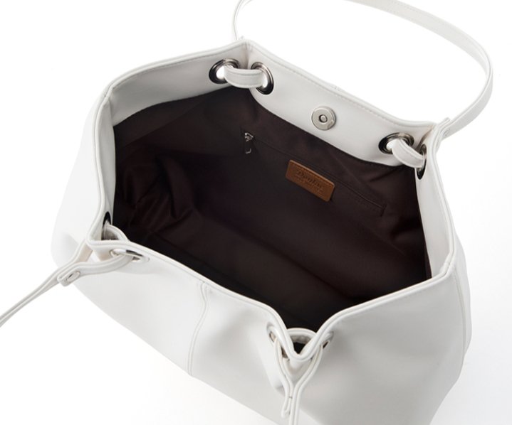 gotik82's tweet photo. black friday sale -- donkie swell shoulder bag

💰480k dp 350k *est 450gr
avail warna: ivory, suede ungu pastel

🧾 est bersih ina - hc handling
📦 exc pack
🏡 SBY
🕰️ close, TBA
📝 order? pls DM

t. wts bag sale donkie korea black friday sale #zonauang https://t.co/ZTBmkgjD6Z