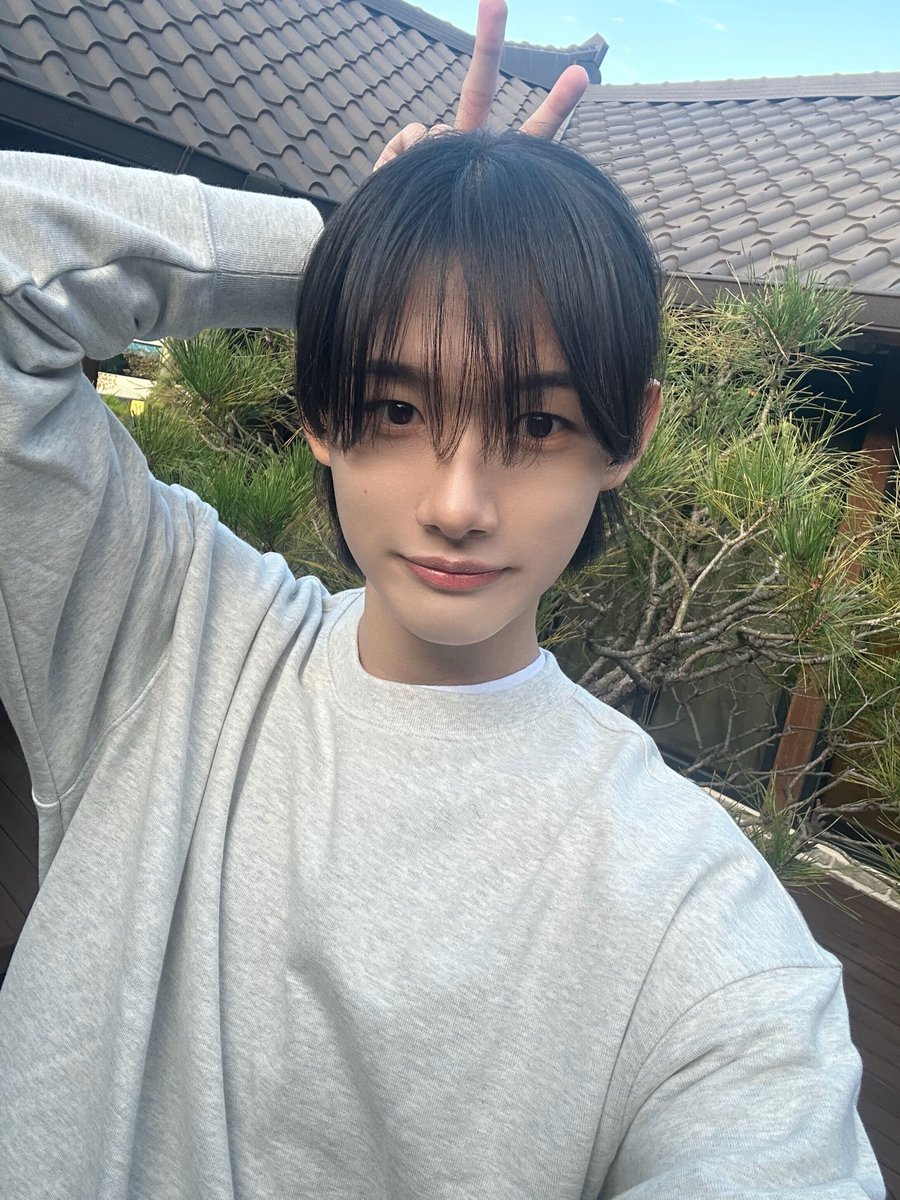 pastel_ndtt's tweet photo. I want to pinch his cheeks and pat his head πββοΈ
#idntt #μμ΄λ΄ν°ν° #findid #yoonsung https://t.co/STP0PoR9v5