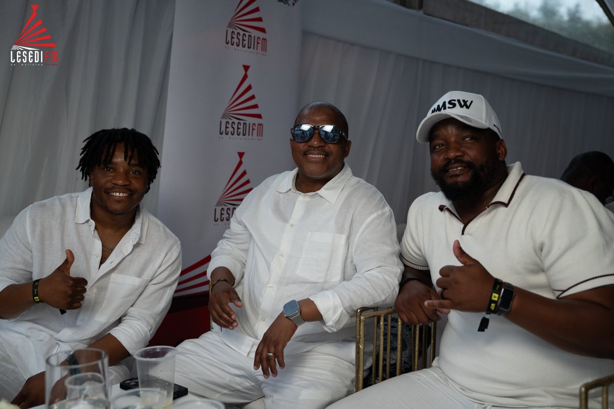 LesediFM's tweet photo. 🤍🙏🏾🎶 
#AllWhiteTotalPraiseAndWorshipWithLeboSekgobela #LesediFM https://t.co/rFAZpZw5a2