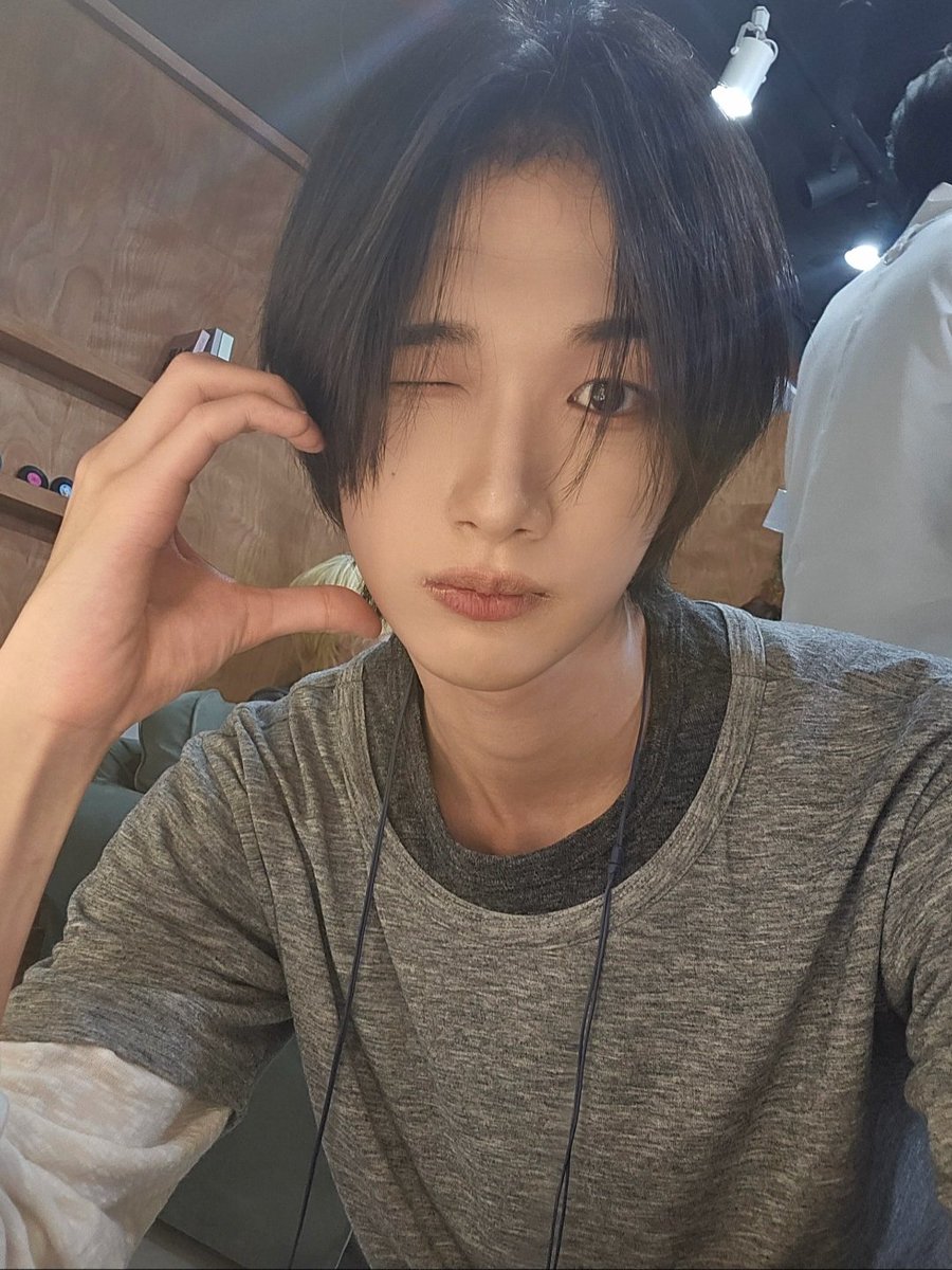 pastel_ndtt's tweet photo. I want to pinch his cheeks and pat his head πββοΈ
#idntt #μμ΄λ΄ν°ν° #findid #yoonsung https://t.co/STP0PoR9v5